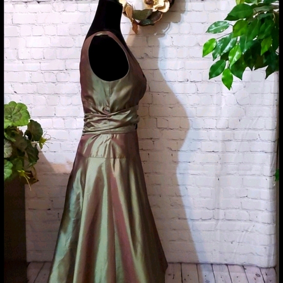 Max & Cleo Green Iridescent Dress 6 - Picture 3 of 10